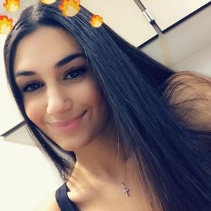 Meet your Posher, Elissa